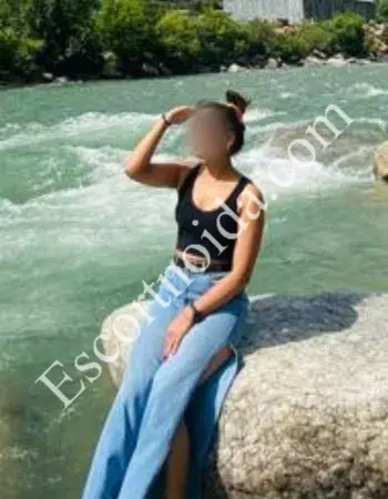 Pihu escort services in Indirapuram top class escorts service in Indirapuram